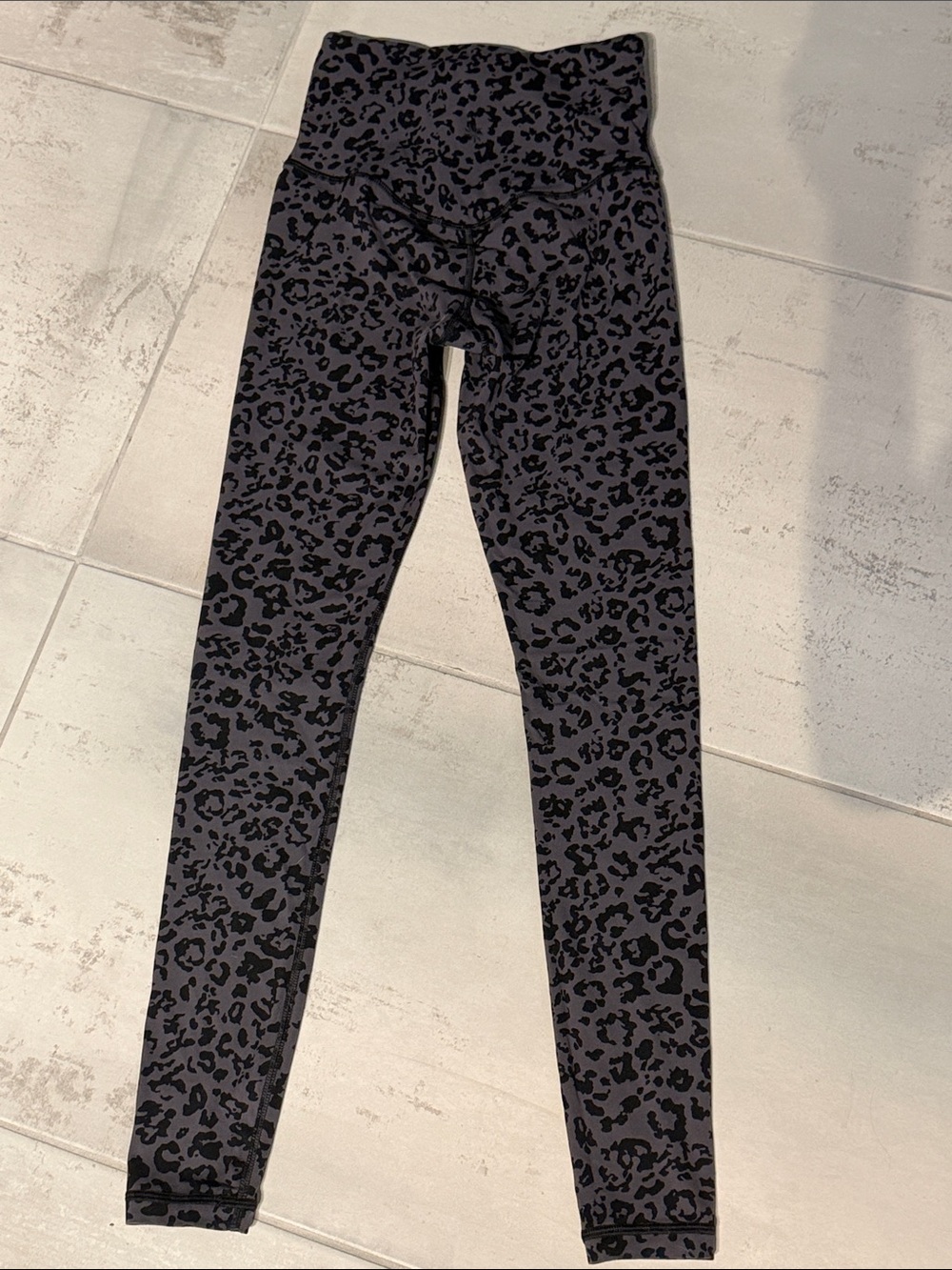 Athleta Women’s high rise Elation Animal Print leggings Size XXS